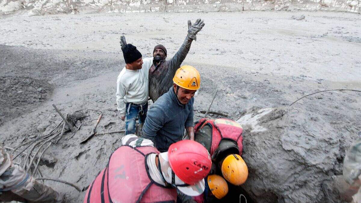 India Glacier Burst: Rescuers search for 125 missing people in ...